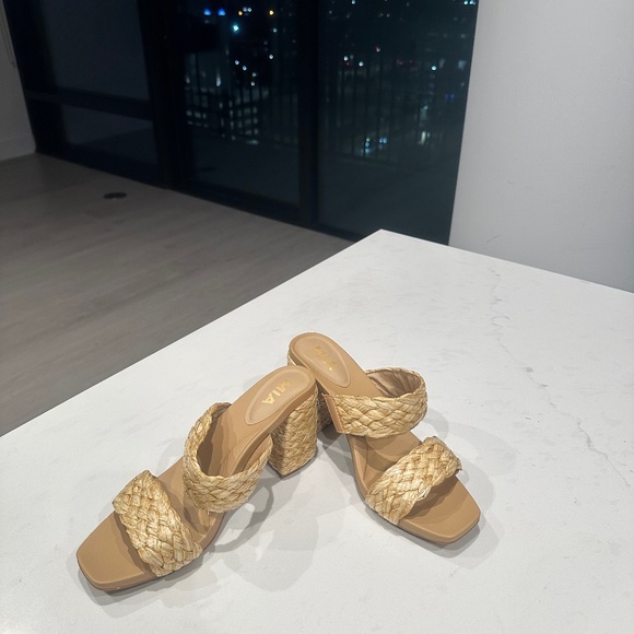 MIA Braided Raffia Block Heel Sandals – Natural Tan Size 8.5 - Picture 1 of 5
